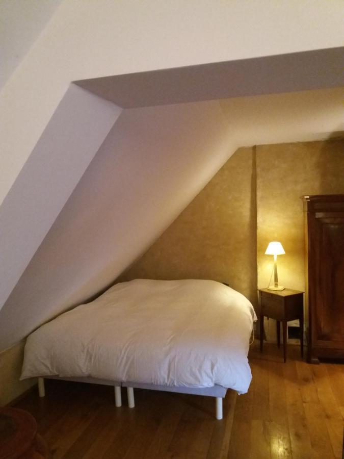 Presbytère de Bonsmoulins Extérieur photo